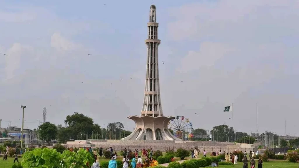 Timing to Visit Minar e Pakistan